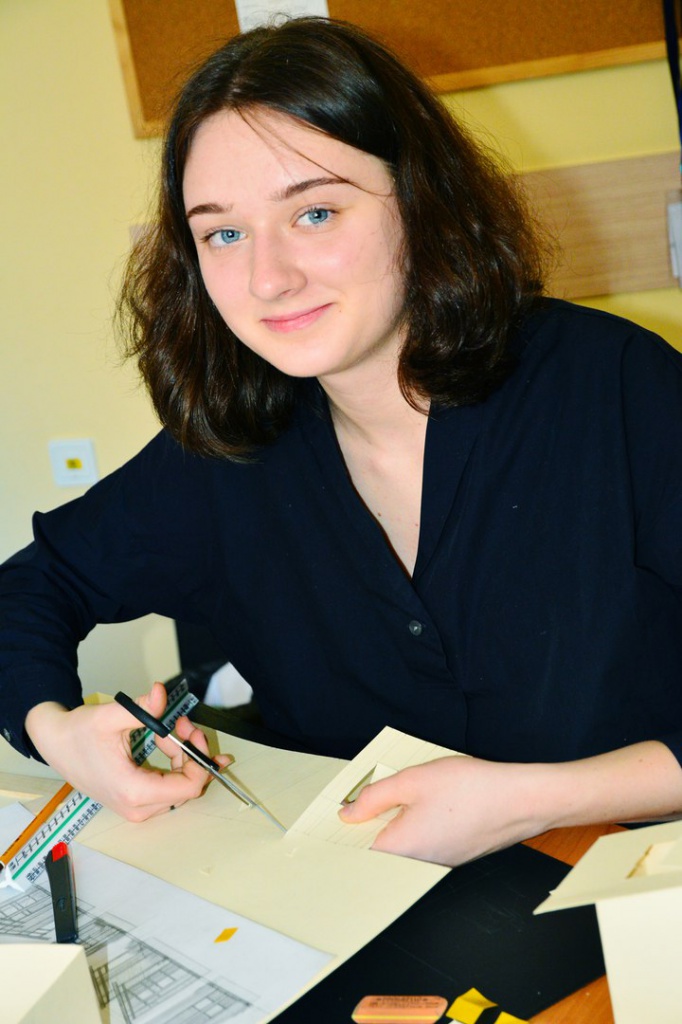 Катя Синельникова.jpg Катя Синельникова.jpg